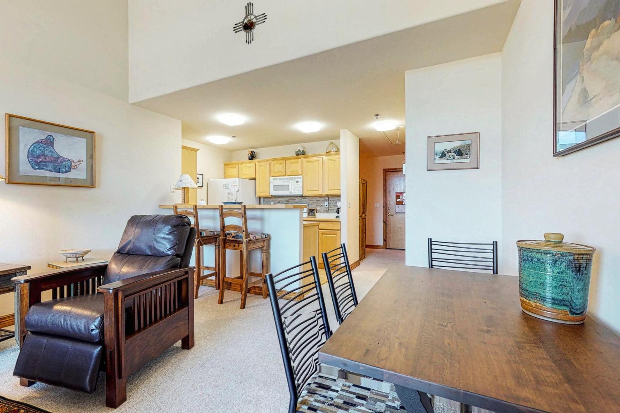Hotel Dillon Commons Chambre photo