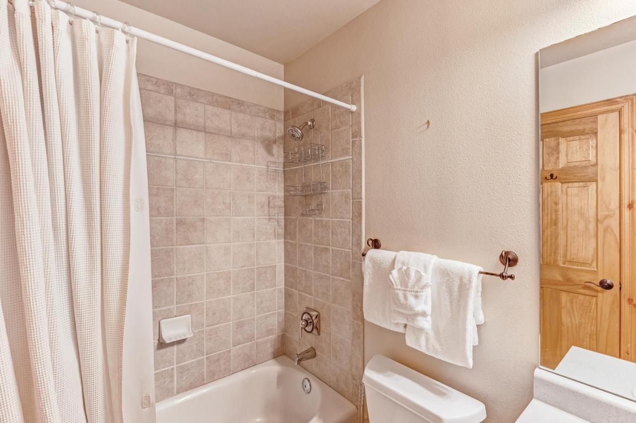 Hotel Dillon Commons Extérieur photo